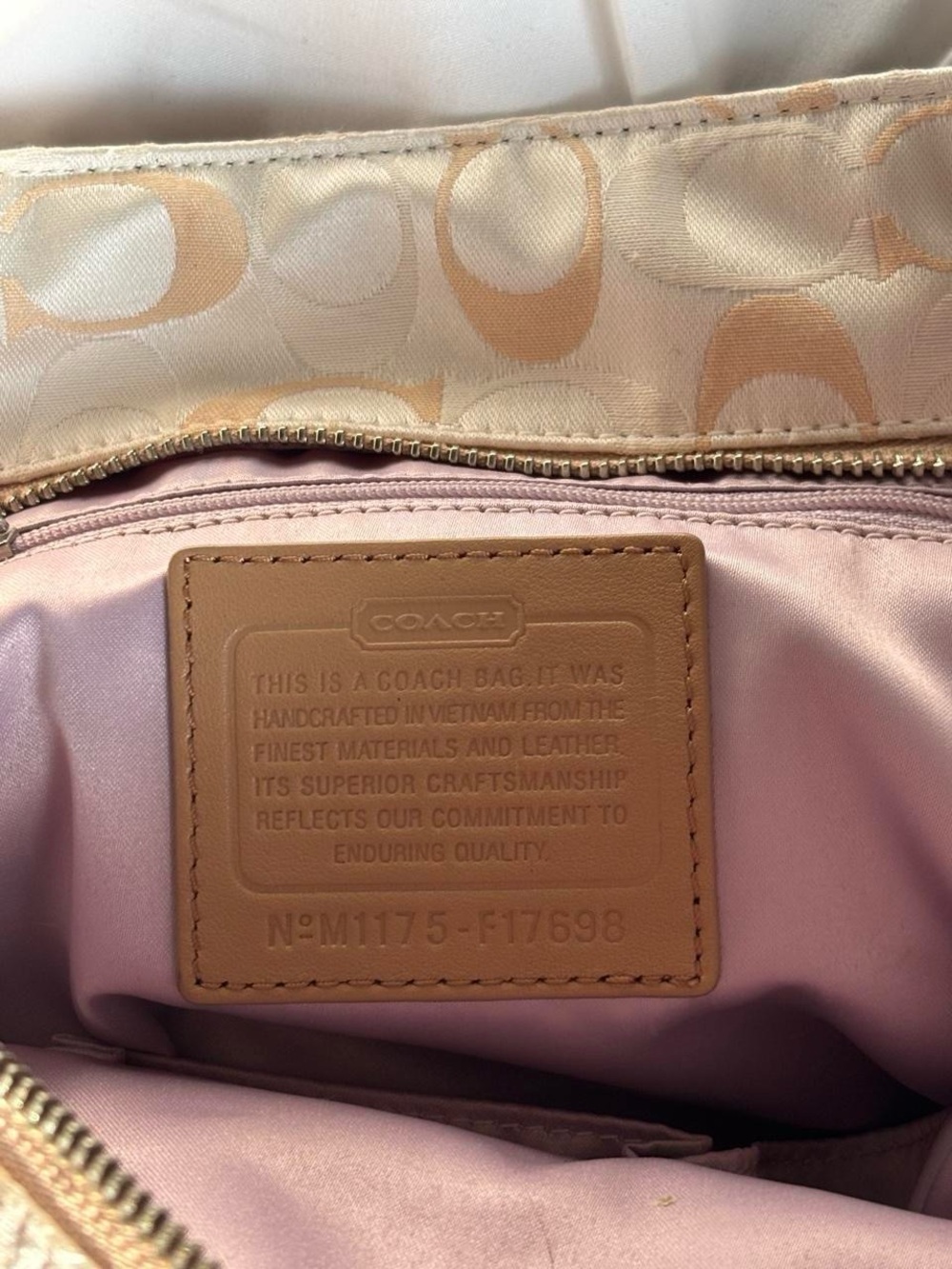 Vintage Coach Ivory Optic Signature Gallery Tote🤍 - Picture 8 of 8